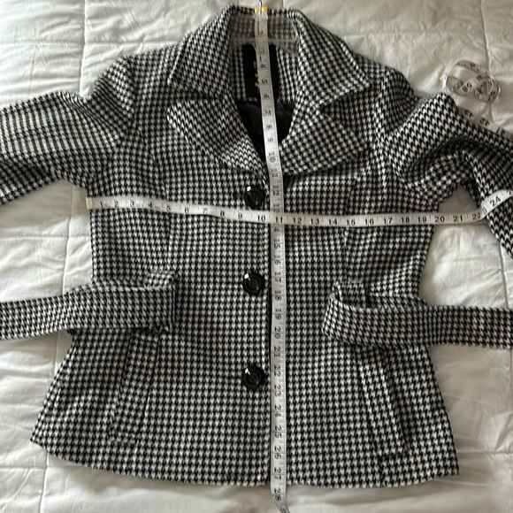 INTL d.e.t.a.i.l.s Houndstooth Belted Jacket - Picture 7 of 8